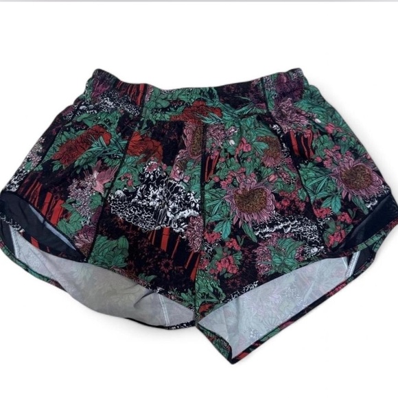 Lululemon Athletic Floral Workout Shorts size 6 - Picture 1 of 5